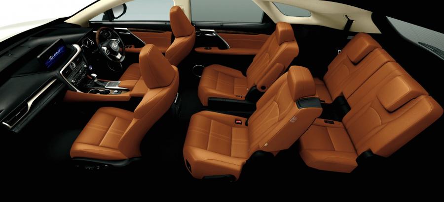 Интерьер Lexus RX450hL 2019 года  (JP) (фото 3 из 10)